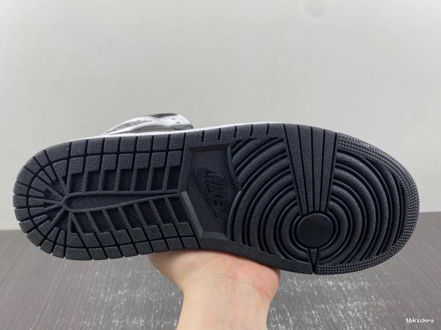 Rep TBkick High OG Reverse 1 Air Jordan DZ5485-010 Panda 0707